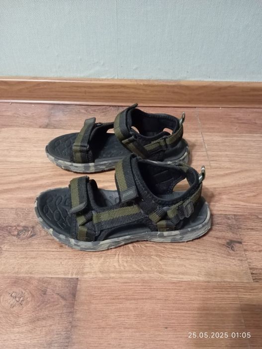 Сандалии на мальчика