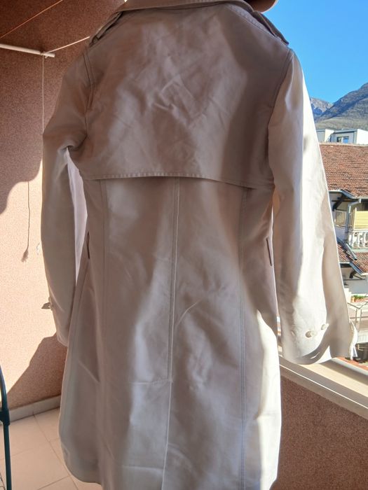 Бял дамски шлифер