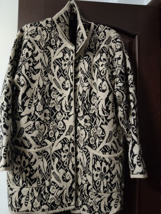 Женская одежда. Кардиган. Смотрите дрУгИРазмер 54..Другие пальто и ку