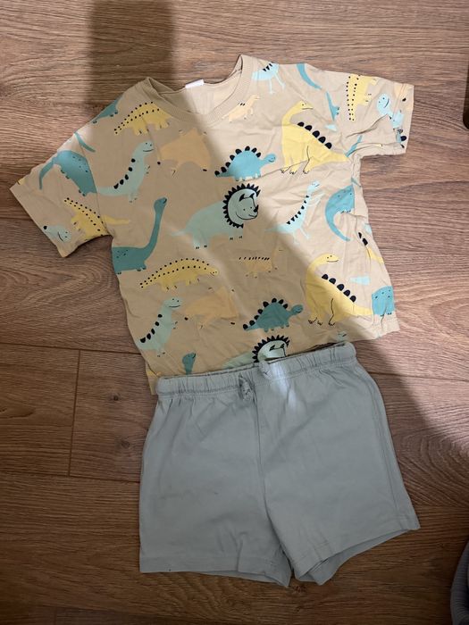 Дрешки 98,104 за момче имам нови на символични цени