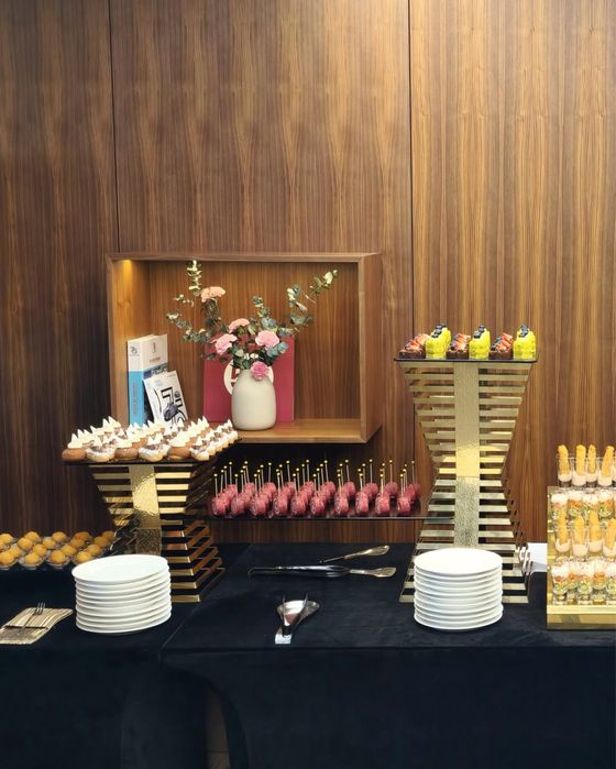 Услуги кейтеринга: - Шведский стол - Кофе-брейк - Аренда оборудования