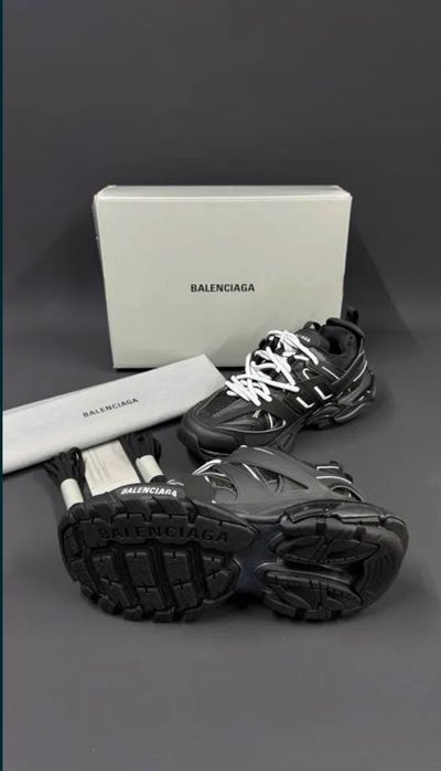 balenciaga track