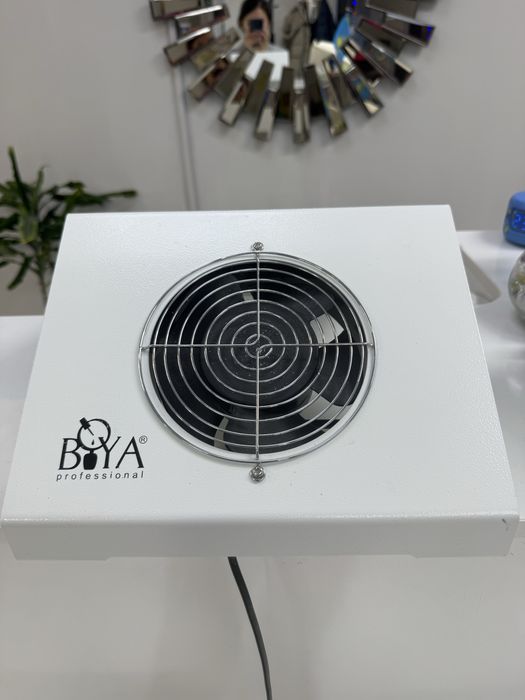 Продам маникюрную вытяжку