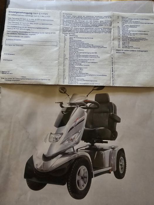 Scuter electric de mobilitate (triciclu/ciclomotor electric cu 4 roți)