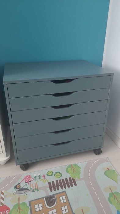 Comodă turcoaz cu rotile Alex - 67x66 cm