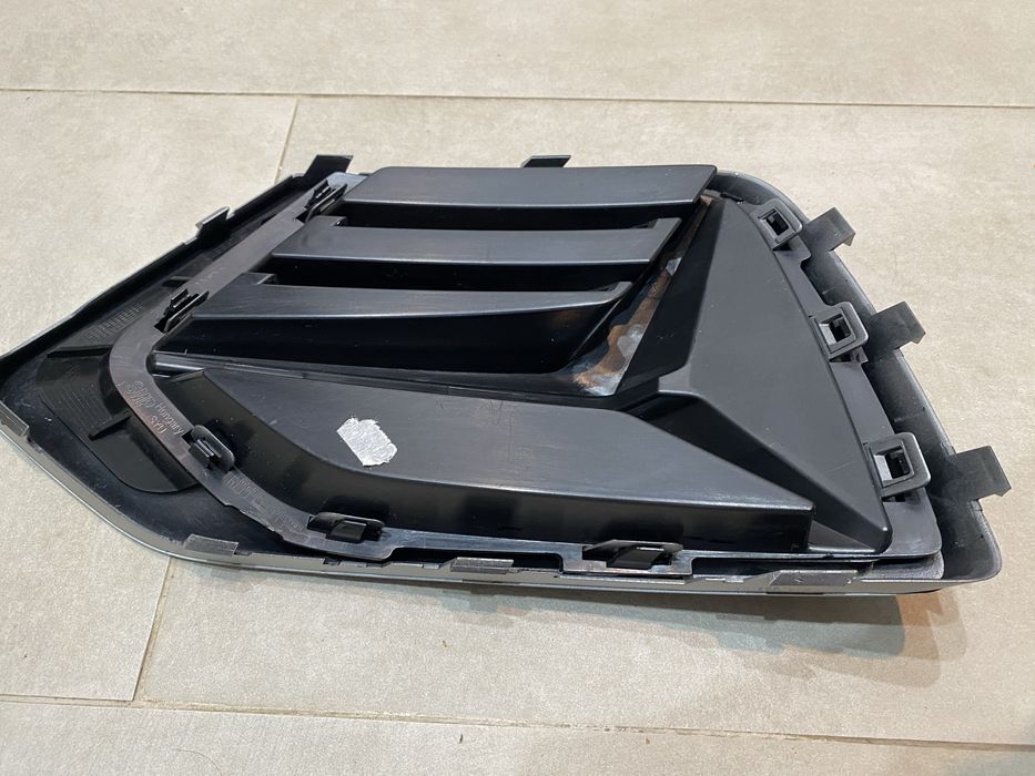 Grila proiector bara fata dreapta audi q3 2019-2023