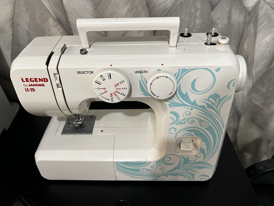 Швейная машина Janome Legend LE-25