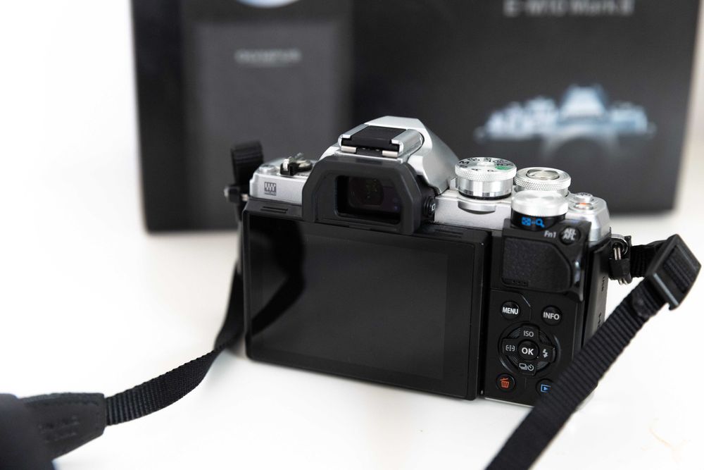 Olympus OM-D E-M10 Mark III + Olympus 17mm f/1.8 – kit complet