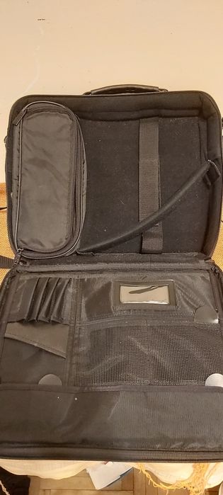 Geantă pentru laptopuri marca DELL
