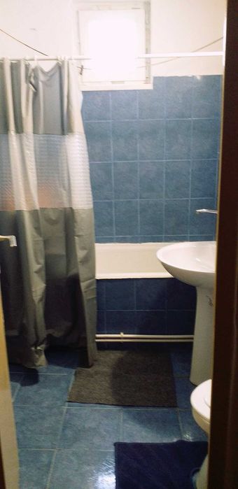 Închiriez garsoniera