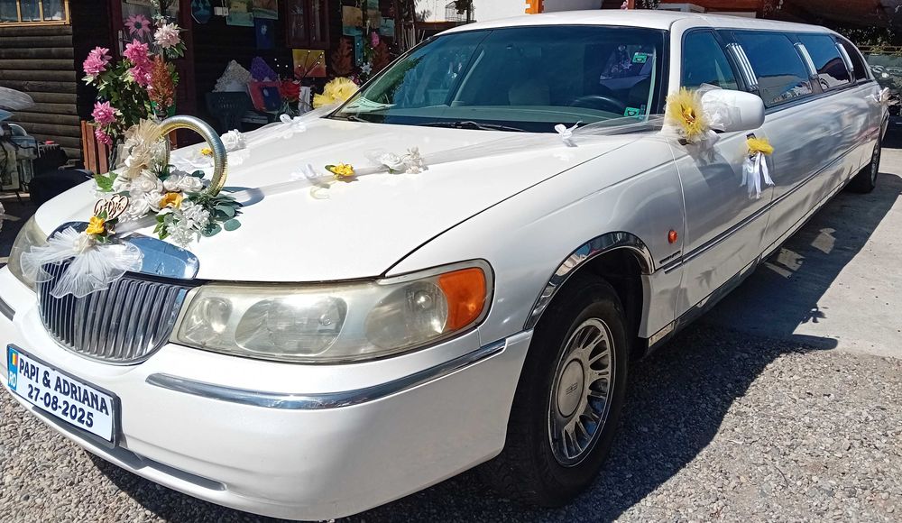 Închiriez limuzine pentru evenimente