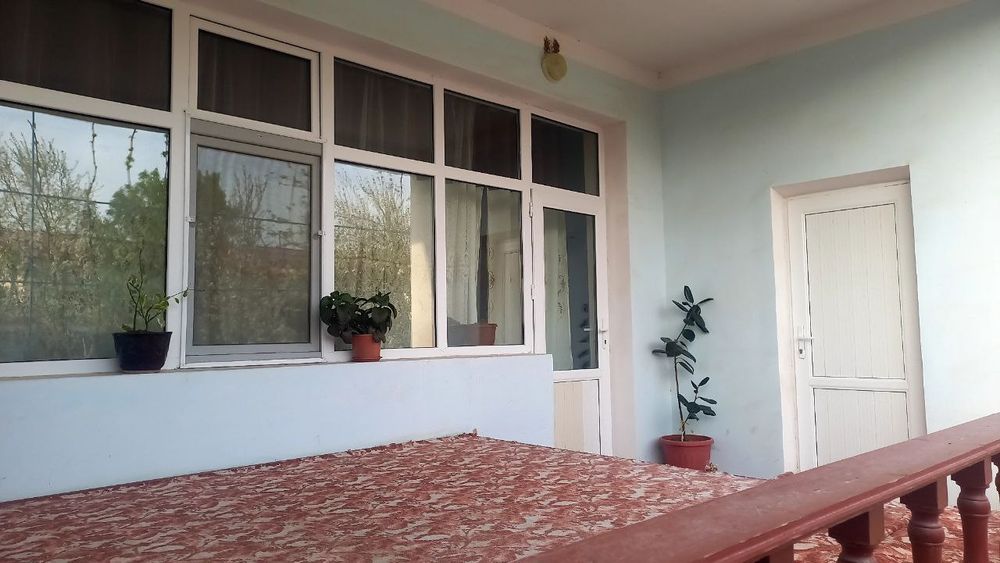 Qibray tumani Mexnat. Birdamlikda .6 sotix 7 xona.130 000 $ keliishami