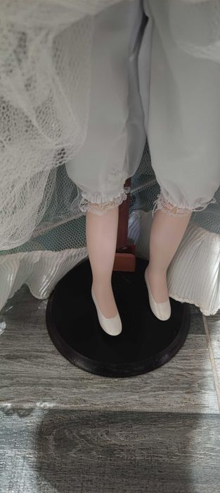 Păpușă de porțelan