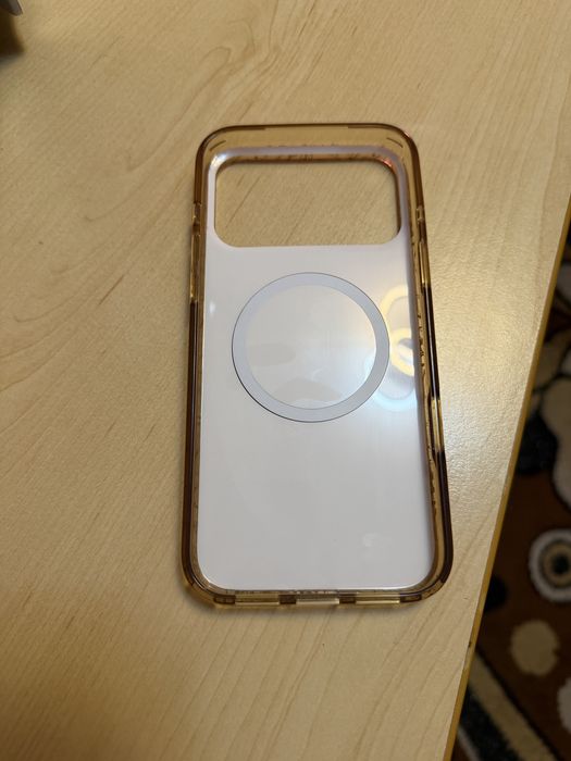 vand husa iphone 17 pro max cu maxseif