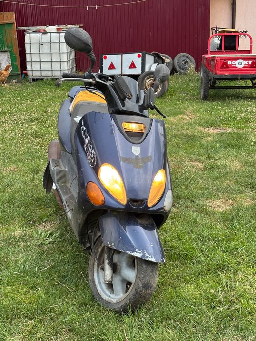 Scuter yamaha necesită o baterie