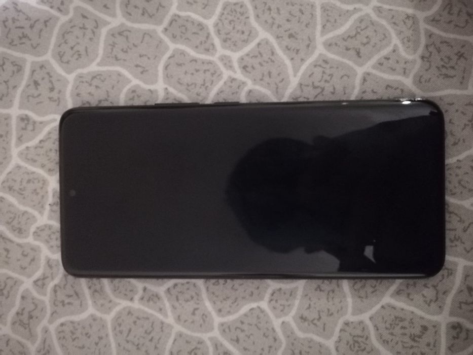 Honor 90 merge foarte bine  și schimb cu iPhone