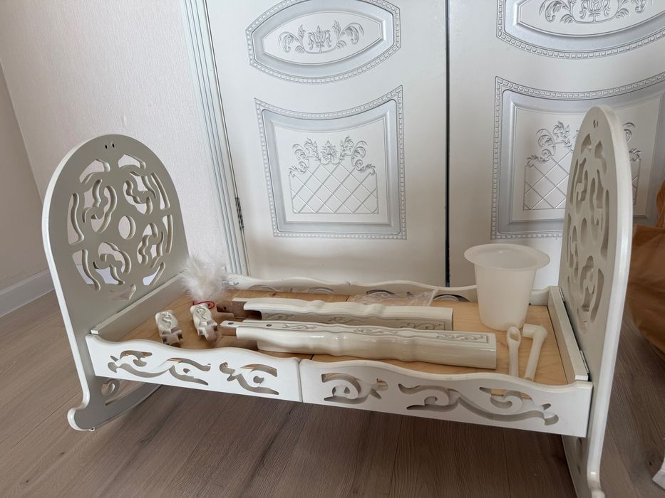 Бесик, бесік, колыбель