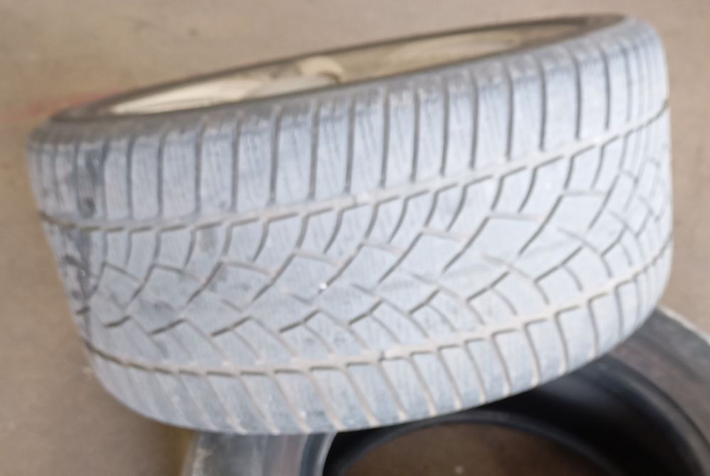 Зимни гуми DUNLOP 285/35/18