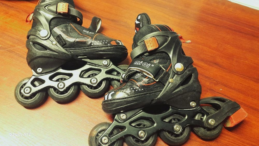 Ролики черные.ре