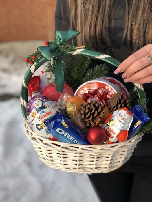 Новогодные подарки и корзины