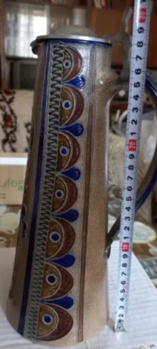 Халба за бира с капак