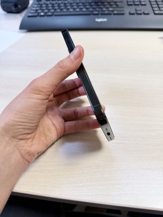 Iphone 16 Pro с гаранция