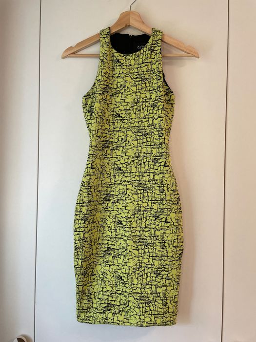 Еластична рокля Avin