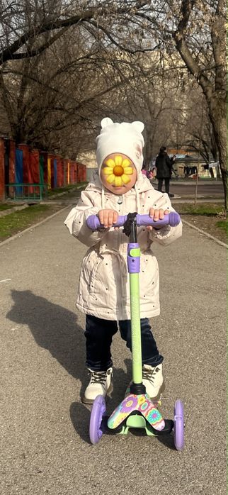 Куртка на осень и безрукавка для девочки