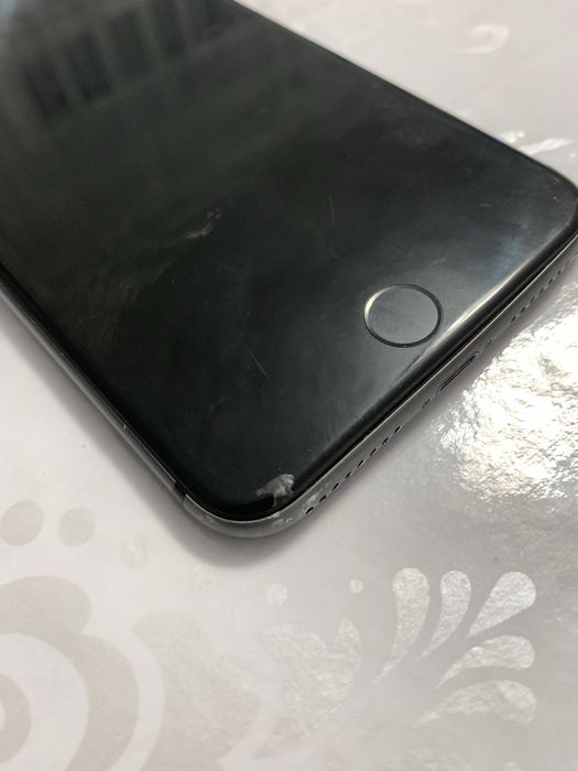 Айфон 8 плюс.