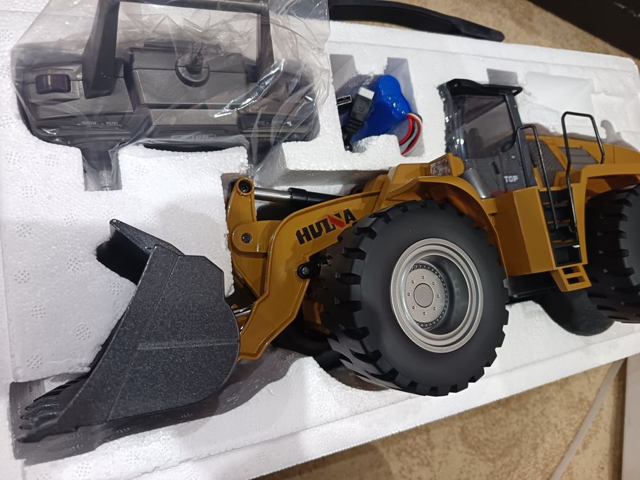 спец техника погрузчик профисаналный