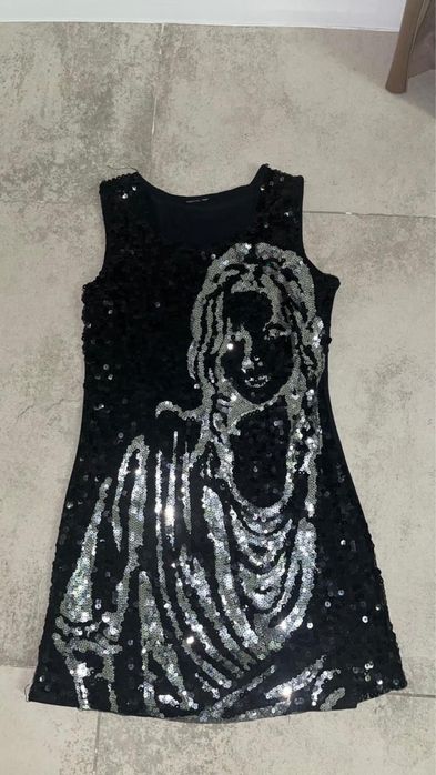 Продам платья для девочек