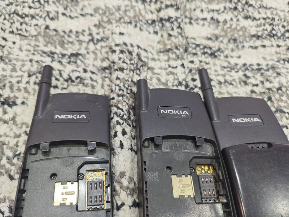 Nokia 8110 ( банан из фильма матрица )