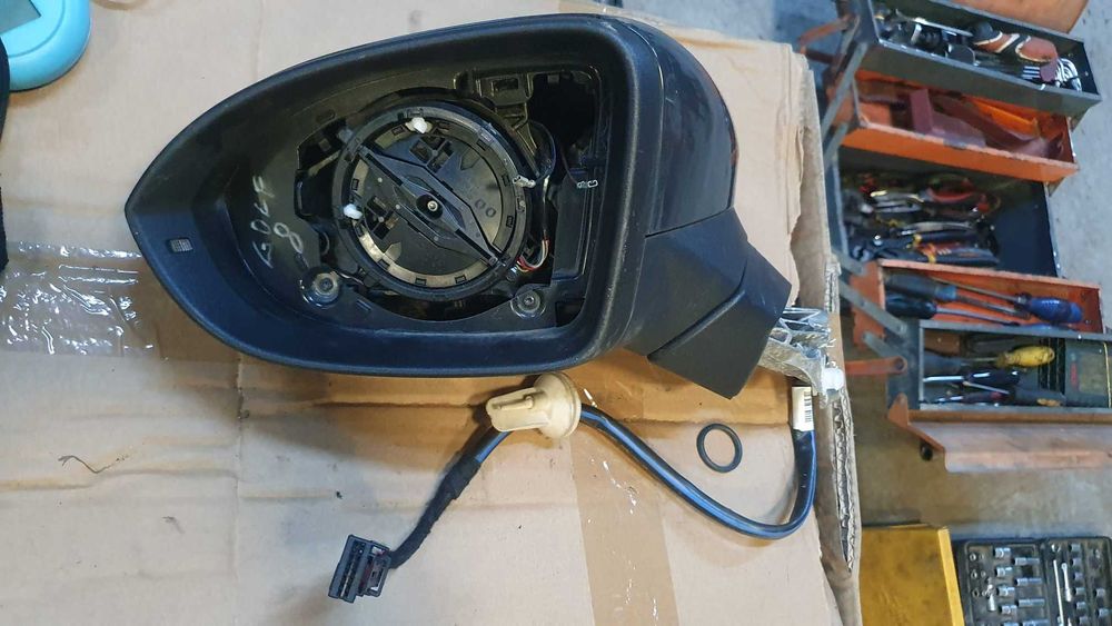 oglinda stanga golf 8 Europa