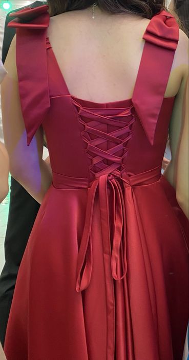 Платье на выпускной,той