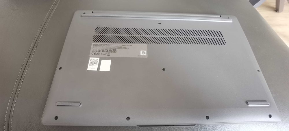Лаптоп Lenovo нов