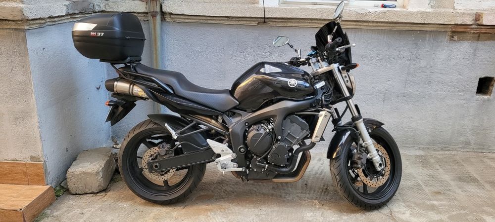 Motocicleta Yamaha FZ6N