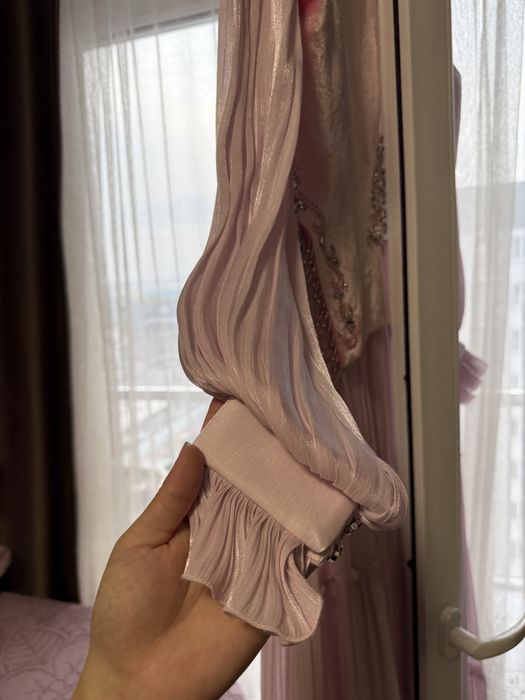 Продаю платье и кажекей