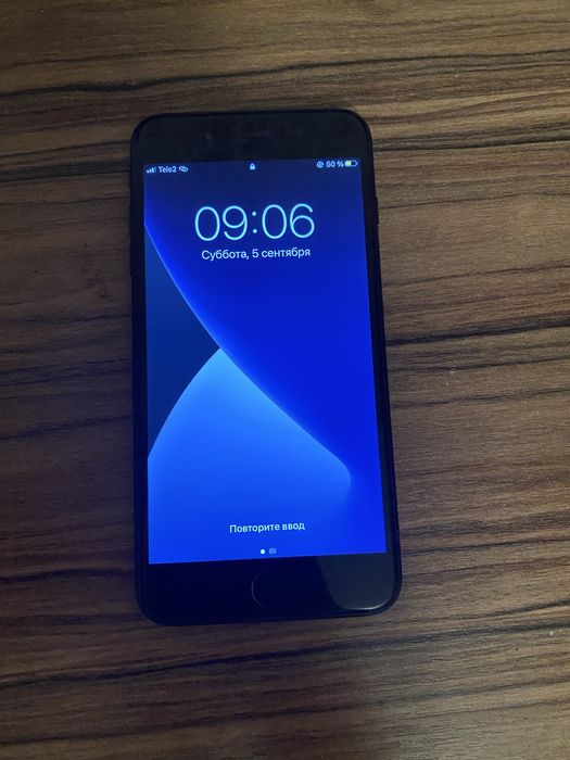 Продам Iphone 7 plus Black