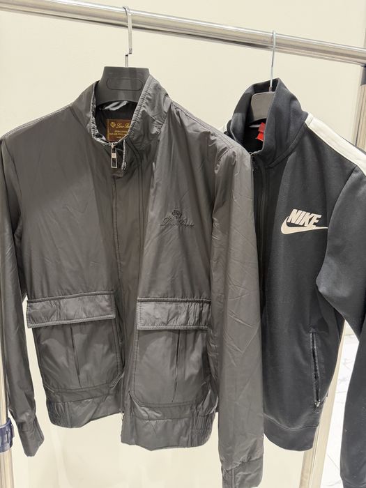 Куртки продаются