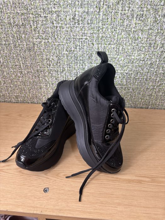 Чисто нови обути веднъж обувки със скрита платформа!!