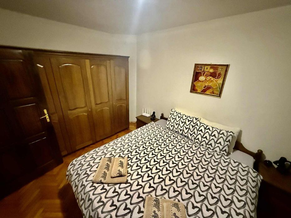 Тристаен апартамент под наем в ж.к. Лозенец, 2217666