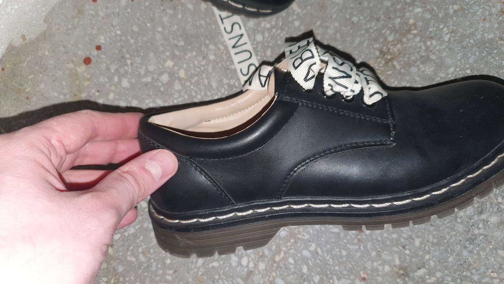 Pantofi de damă nr. 37 Pull&Bear Spain piele