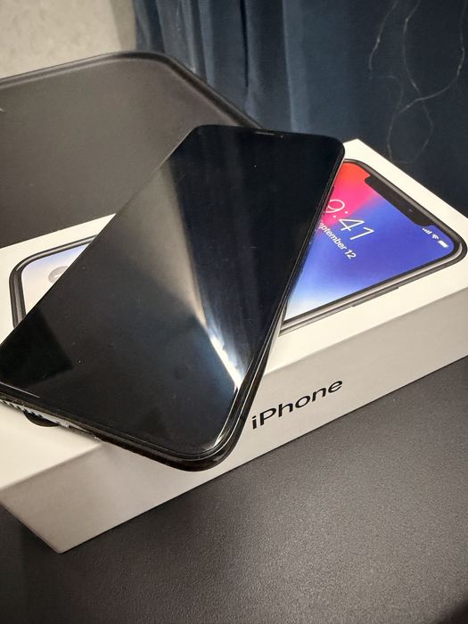 Продаю Iphone X. В идеальном состоянии