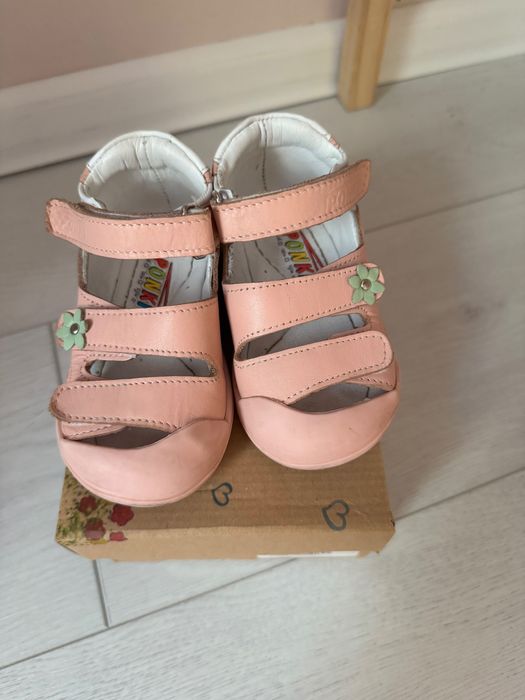 Бебешки сандали за момиче PONKI