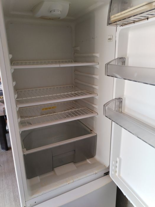 Frigider Artic funcționabil