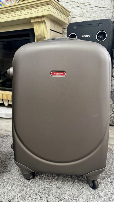 Продам чемоданы Ambassador Expander