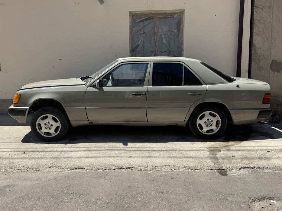 Mercedes Benz W124
