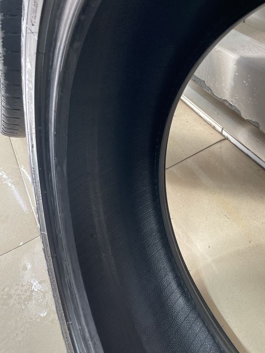 Продам резины на R19/235/50