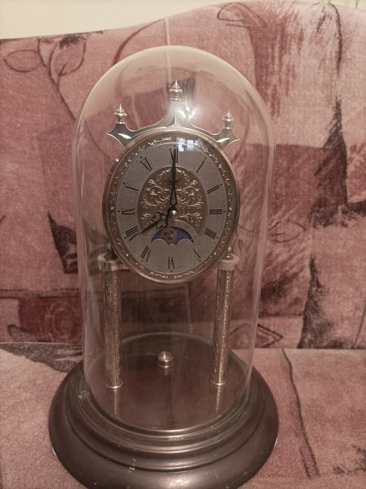 Немски 400 дневен кварцов часовник стъклен купол