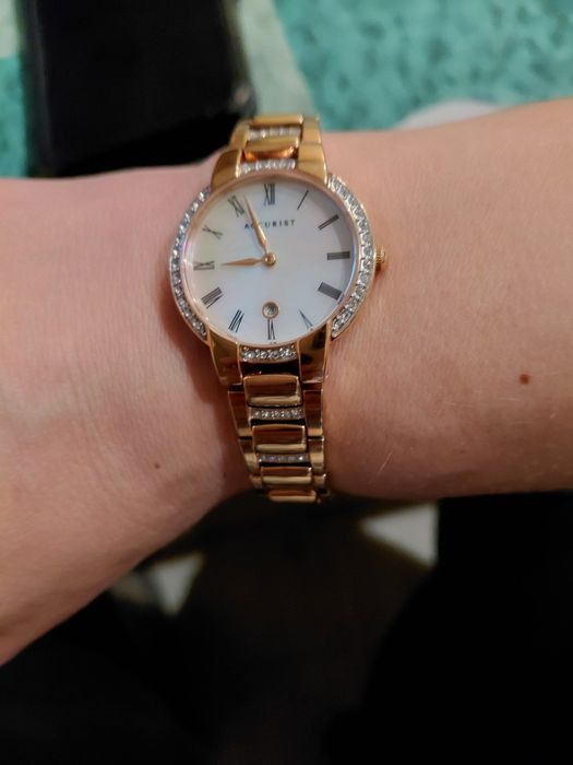 Нов ориг.дамски аналогов  часовник "Accurist signature""